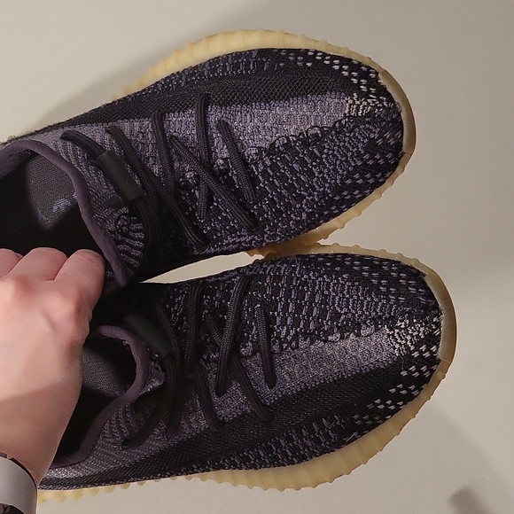 Yeezy Boost 350 V2 - Picture 2 of 7